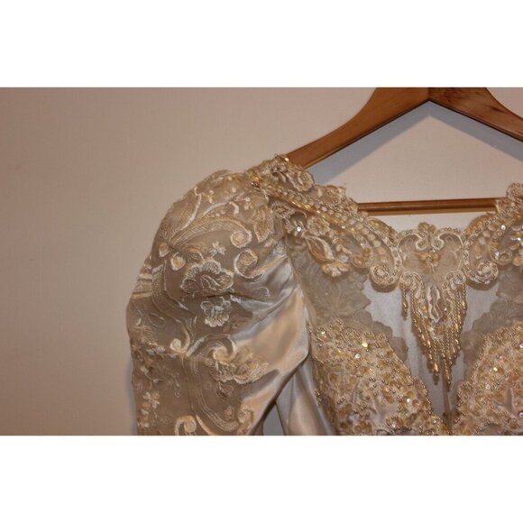 Vintage Sating Long Sleeve Embroidered Lace Wedding Gown With Beaded Details & P - Picture 9 of 12